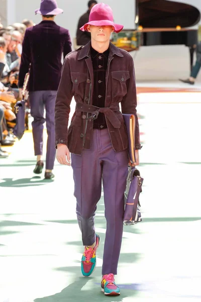 Look 4